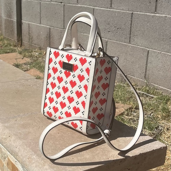 Handbags - Kate Spade NY Manhattan hearts mini tote